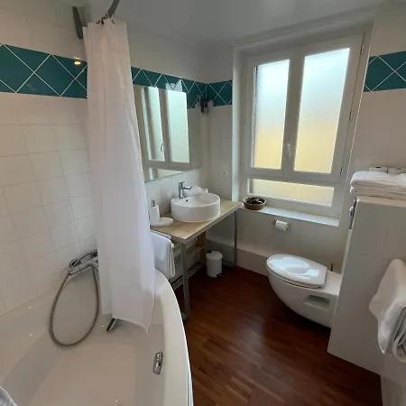 La Fugue - Proche Du Front De Et Vue Chapelle *