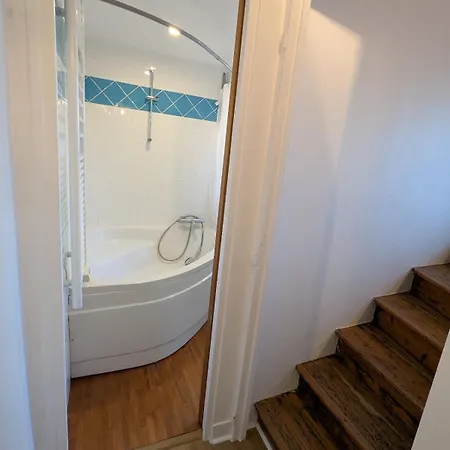 La Fugue - Proche Du Front De Et Vue Chapelle *